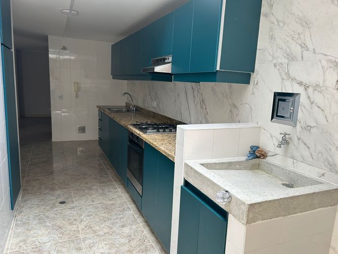 Apartamento de 3 alcobas en venta en Santa Barbara Occidental, Bogotá, 170 m² · foto 7 de 22