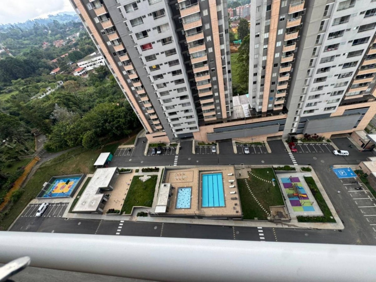 Apartamento en venta en La Ferreria, La Estrella · foto 18 de 19