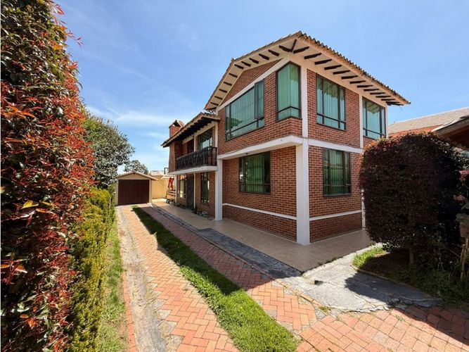 Casa de 4 alcobas en venta en Cota, 373 m² · foto 4 de 24