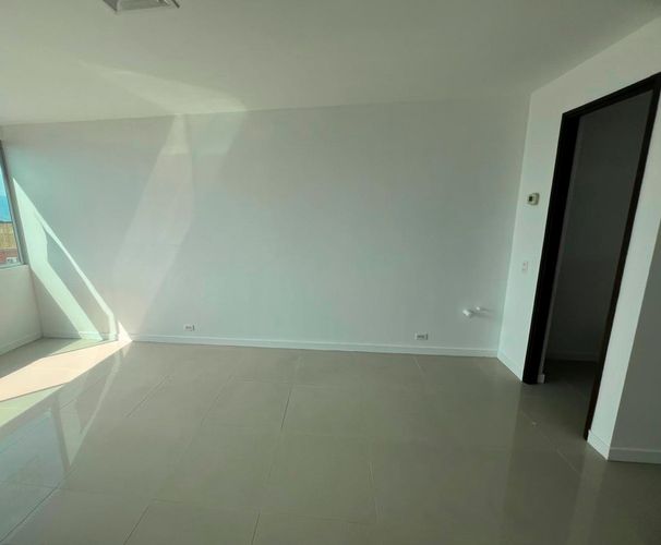 Oficina en arriendo en El Poblado, Medellín, 35 m² · foto 5 de 14