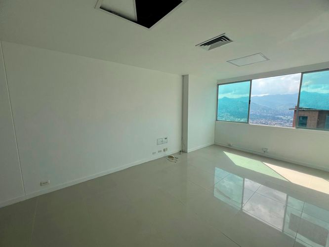 Oficina en arriendo en El Poblado, Medellín, 35 m² · foto 10 de 14