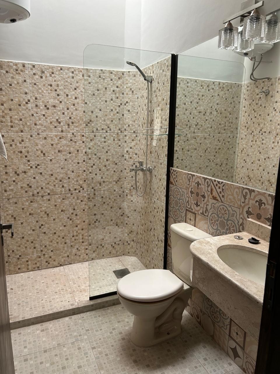 ALQUILO DUPLEX AMOBLADO ZONA LUQUE — foto 2