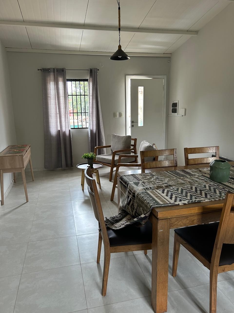 ALQUILO DUPLEX AMOBLADO ZONA LUQUE — foto 3