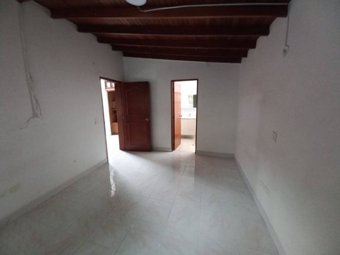 Casa de 6 alcobas en venta en Cuarta Brigada, Medellín, 160 m² · foto 4 de 16