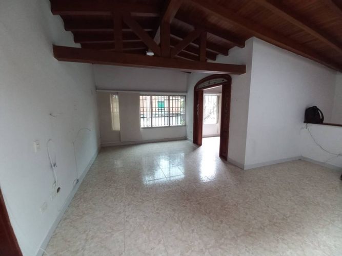 Casa de 6 alcobas en venta en Cuarta Brigada, Medellín, 160 m² · foto 6 de 16