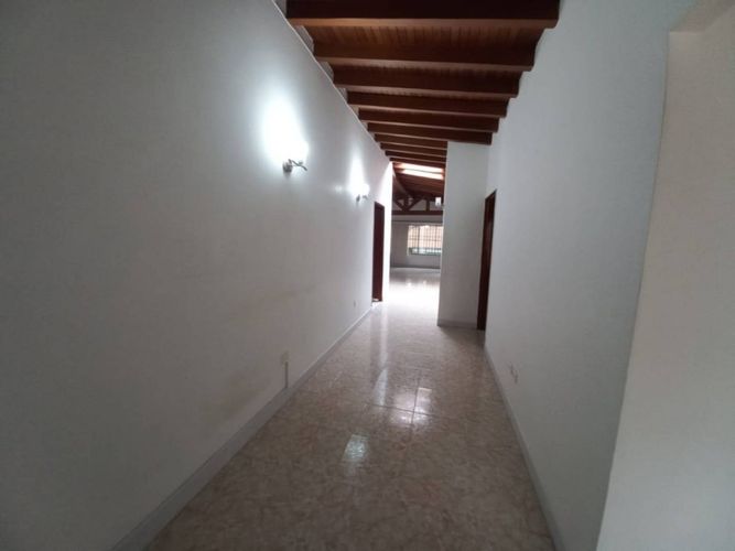 Casa de 6 alcobas en venta en Cuarta Brigada, Medellín, 160 m² · foto 8 de 16