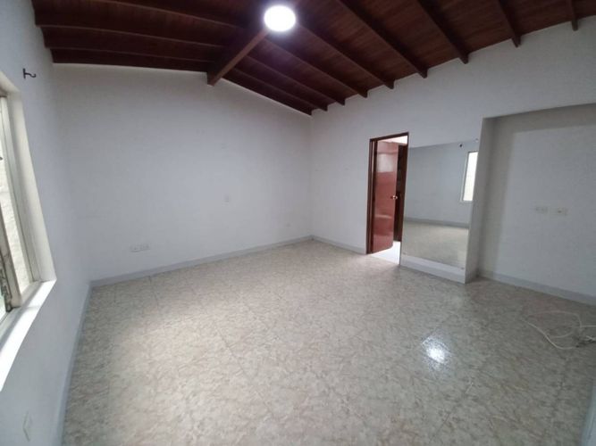 Casa de 6 alcobas en venta en Cuarta Brigada, Medellín, 160 m² · foto 13 de 16