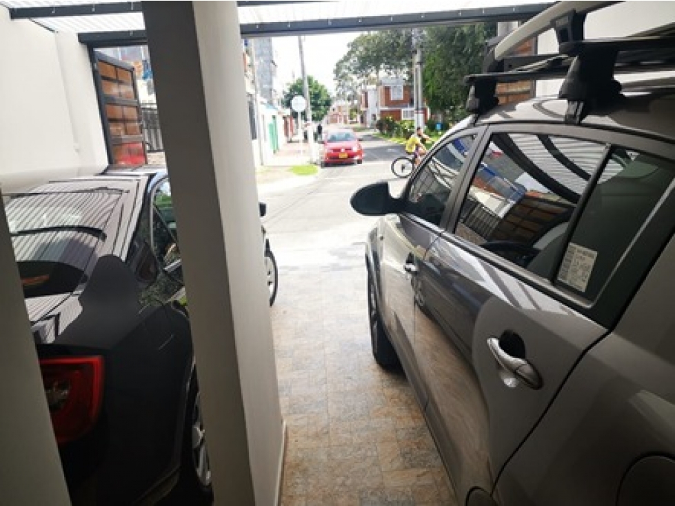 Casa en venta en La Española, Bogotá · foto 3 de 24