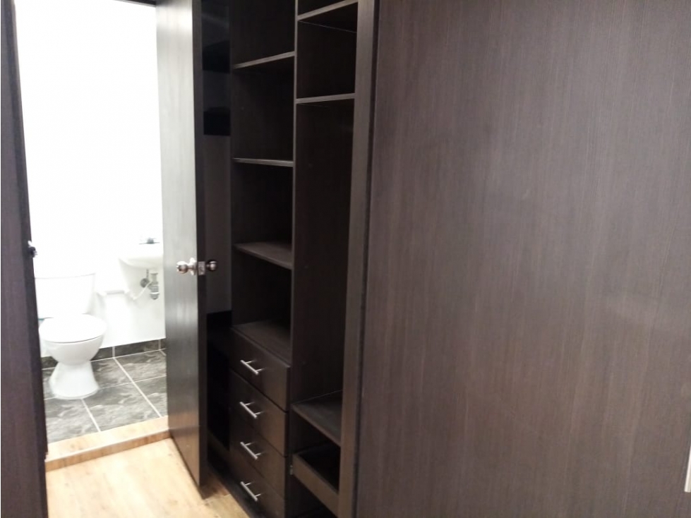 Casa en venta en La Española, Bogotá · foto 7 de 24