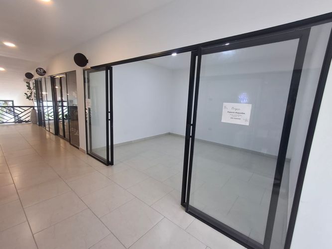 Local en arriendo en Avenida 19 Norte, Armenia, 12 m² · foto 10 de 14