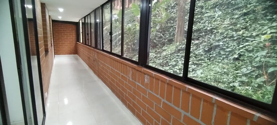 Apartamento de 3 alcobas en arriendo en El Poblado, Medellín, 120 m² · foto 2 de 19