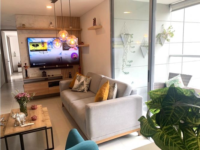Apartamento de 3 alcobas en venta en Loma Del Esmeraldal, Envigado, 101 m² · foto 2 de 17