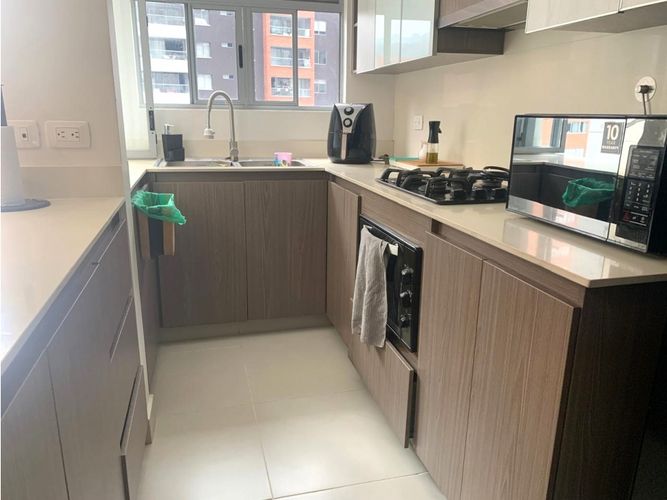 Apartamento de 3 alcobas en venta en Loma Del Esmeraldal, Envigado, 101 m² · foto 9 de 17