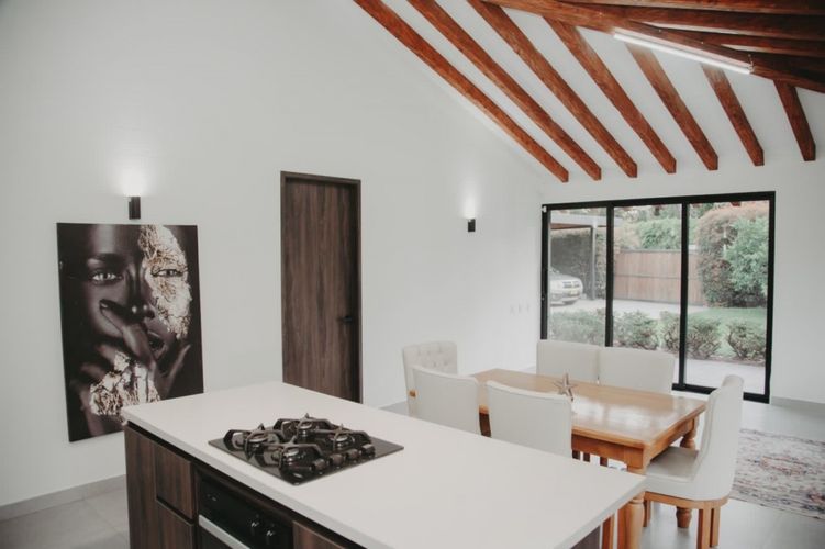 Casa de 4 alcobas en venta en Llano Grande, Rionegro, 300 m² · foto 4 de 20