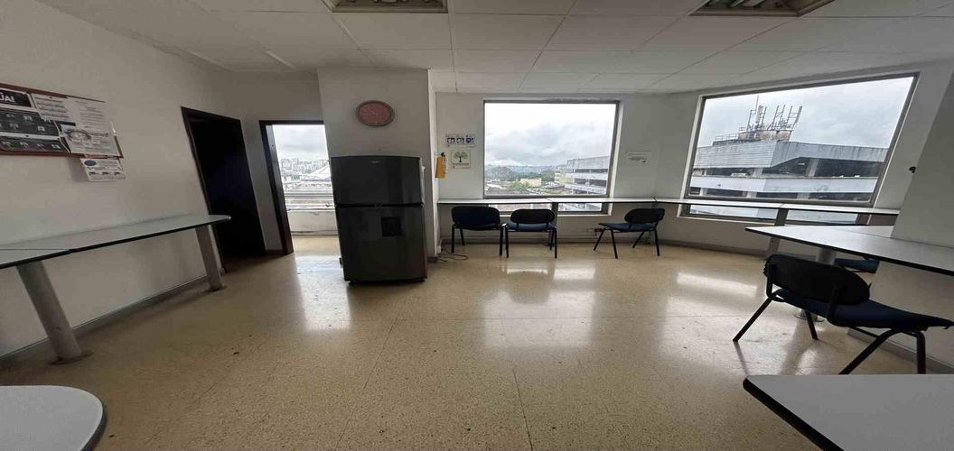 Oficina en arriendo en Sector Plaza De Bolivar, Pereira, 221 m² · foto 9 de 17