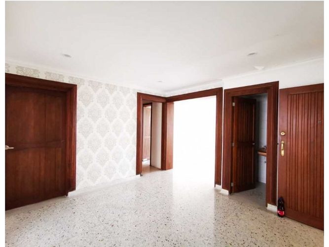 Apartamento de 3 alcobas en venta en Altos De Riomar, Barranquilla, 240 m² · foto 2 de 12