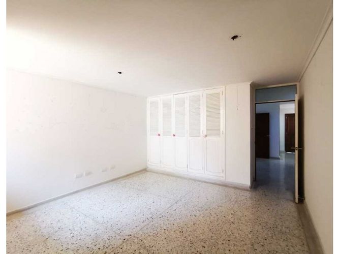 Apartamento de 3 alcobas en venta en Altos De Riomar, Barranquilla, 240 m² · foto 4 de 12