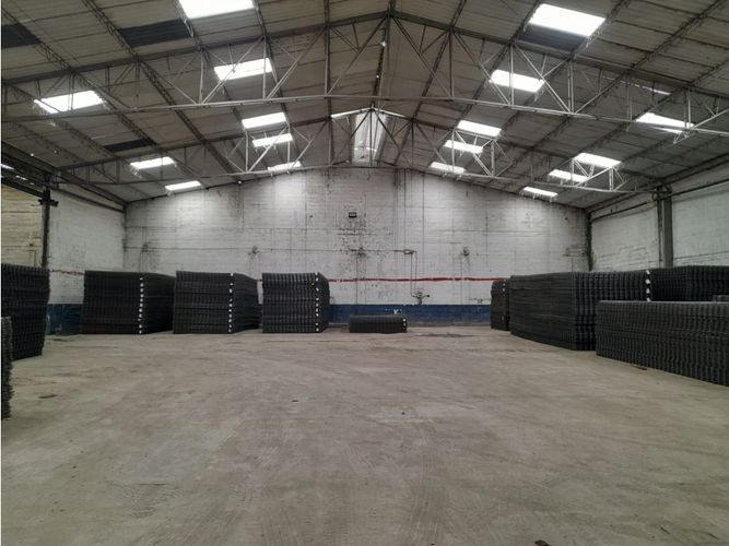 Bodega en venta en San Isidro, Itagüí, 1050 m² · foto 4 de 12
