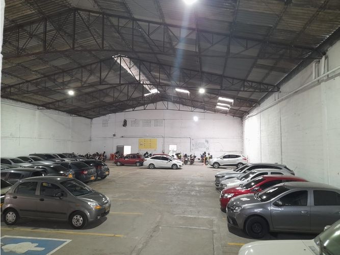 Bodega en venta en San Isidro, Itagüí, 1067 m² · foto 8 de 12