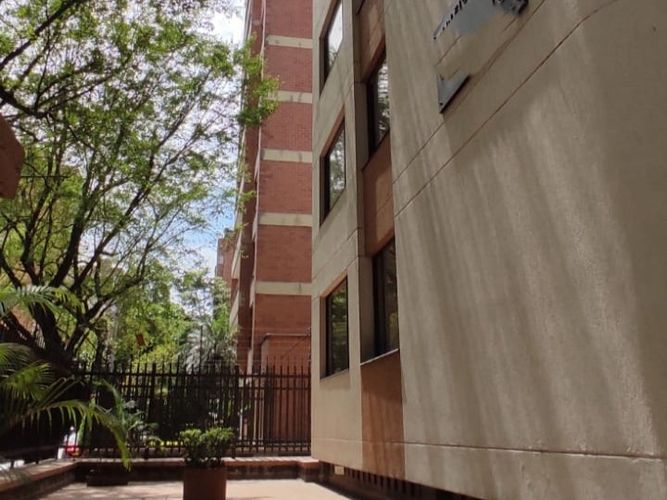 Apartamento de 2 alcobas en venta en Bosques De Zuñiga, Envigado, 107 m² · foto 3 de 17