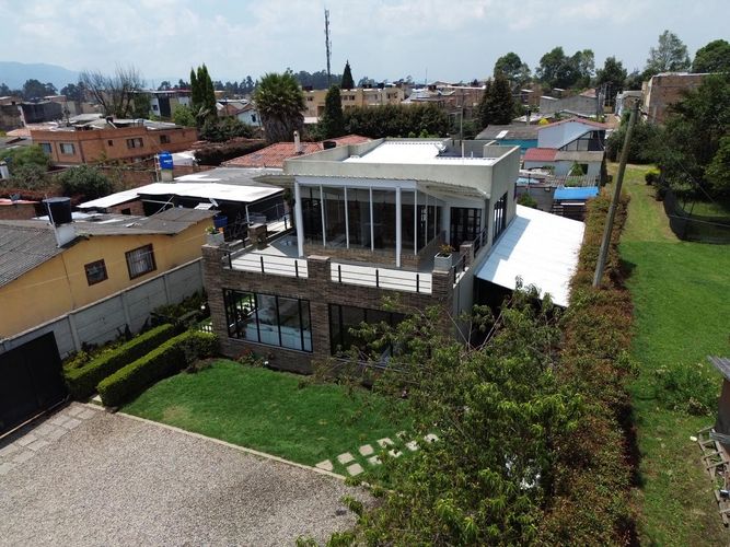 Casa de 3 alcobas en venta en Tiquiza, Chía, 260 m² · foto 4 de 24