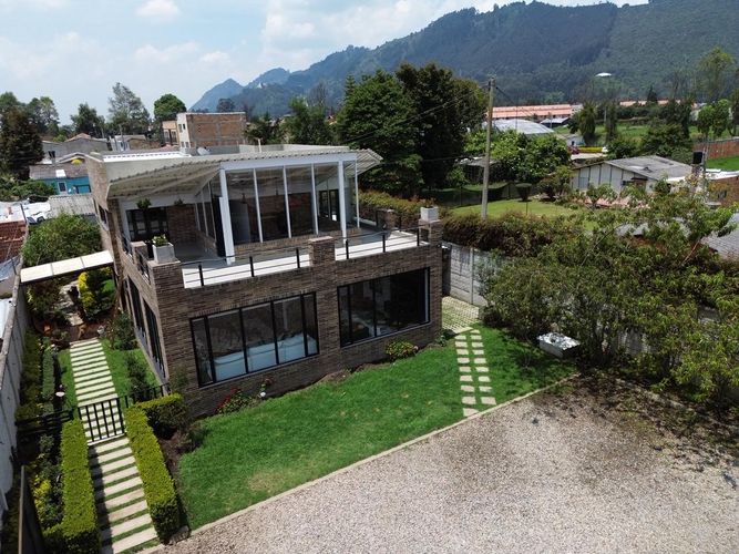 Casa de 3 alcobas en venta en Tiquiza, Chía, 260 m² · foto 2 de 24