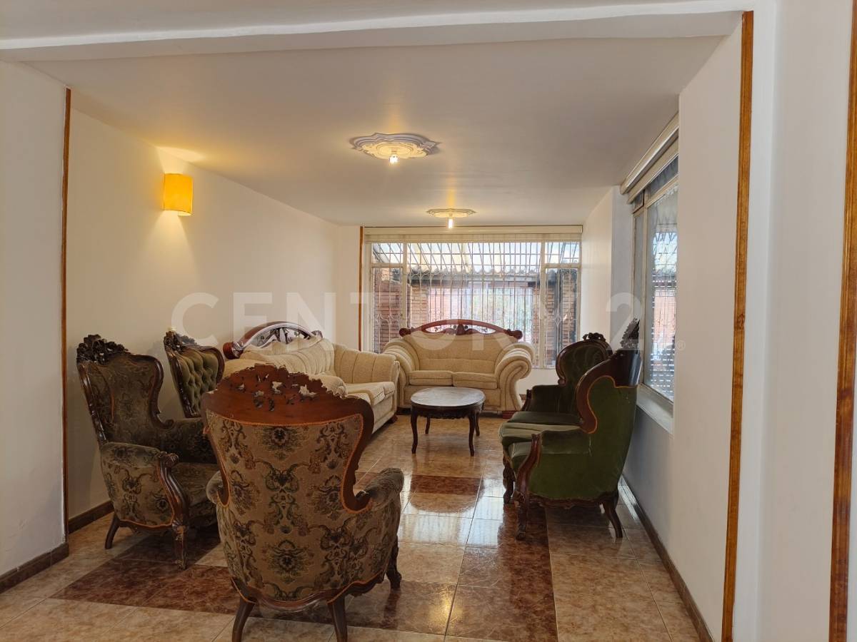 Casa en venta en La Esmeralda, Bogotá · foto 2 de 24