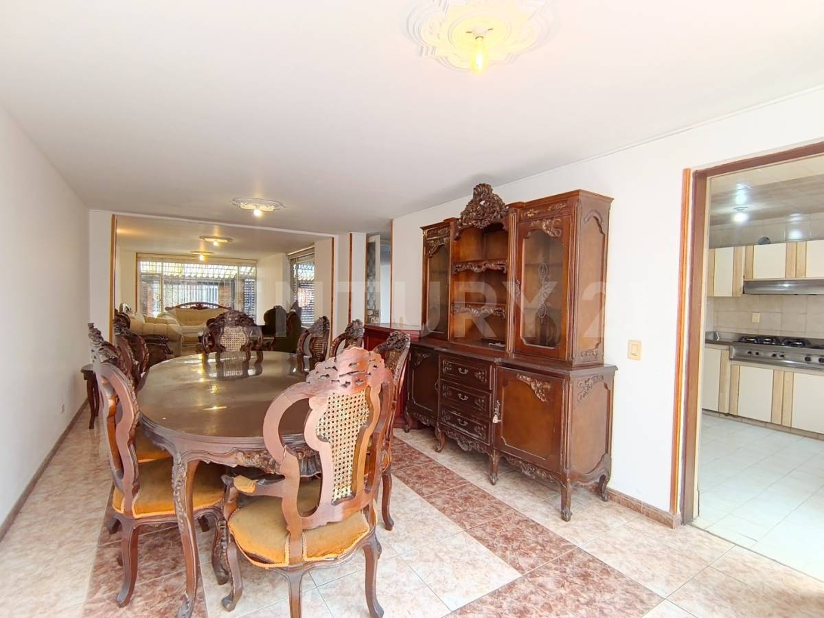 Casa en venta en La Esmeralda, Bogotá · foto 5 de 24