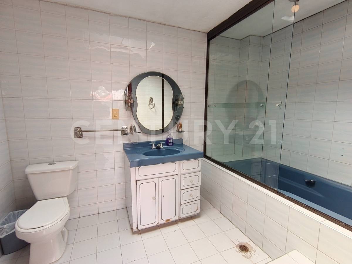 Casa en venta en La Esmeralda, Bogotá · foto 13 de 24