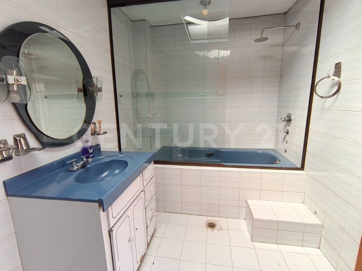Casa en venta en La Esmeralda, Bogotá · foto 14 de 24