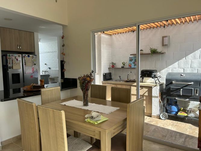 Casa de 3 alcobas en venta en El Castillo, Jamundí, 150 m² · foto 2 de 16