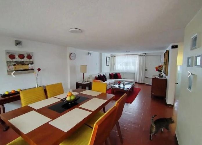 Casa de 5 alcobas en venta en Suba Centro, Bogotá, 251 m² · foto 2 de 9