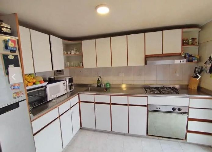 Casa de 5 alcobas en venta en Suba Centro, Bogotá, 251 m² · foto 3 de 9