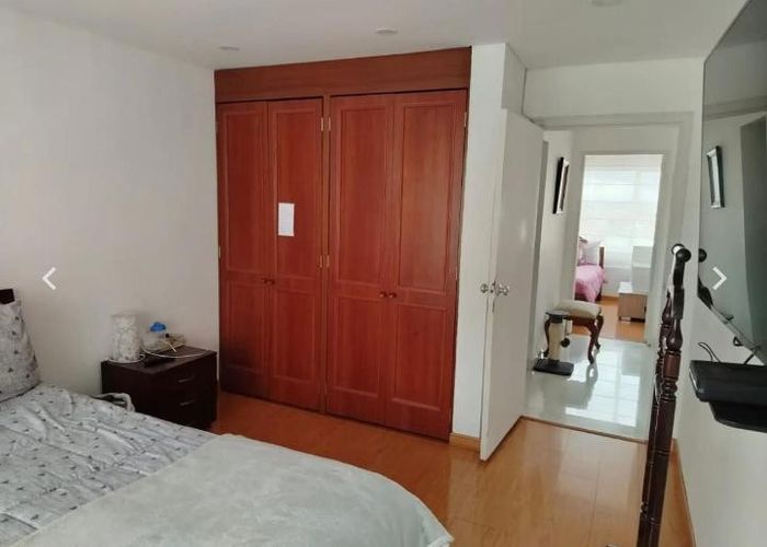 Casa de 5 alcobas en venta en Suba Centro, Bogotá, 251 m² · foto 4 de 9