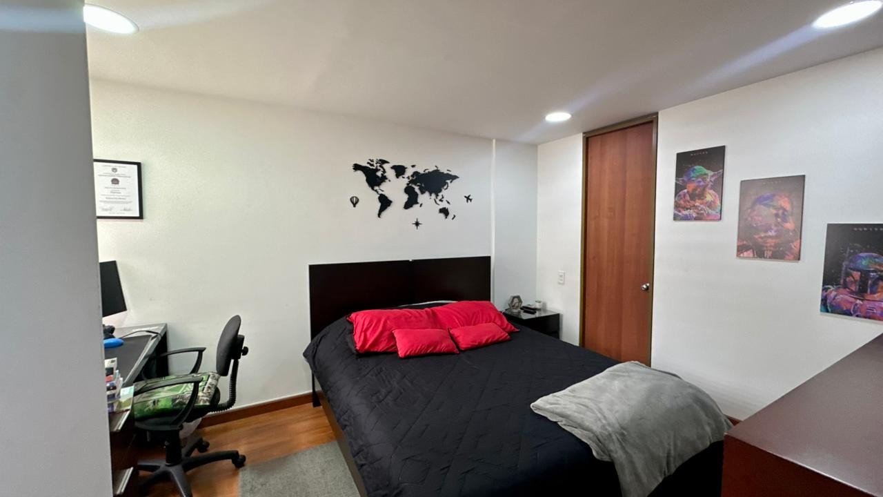 Apartamento en venta en Lagos De Cordoba, Bogotá · foto 8 de 13
