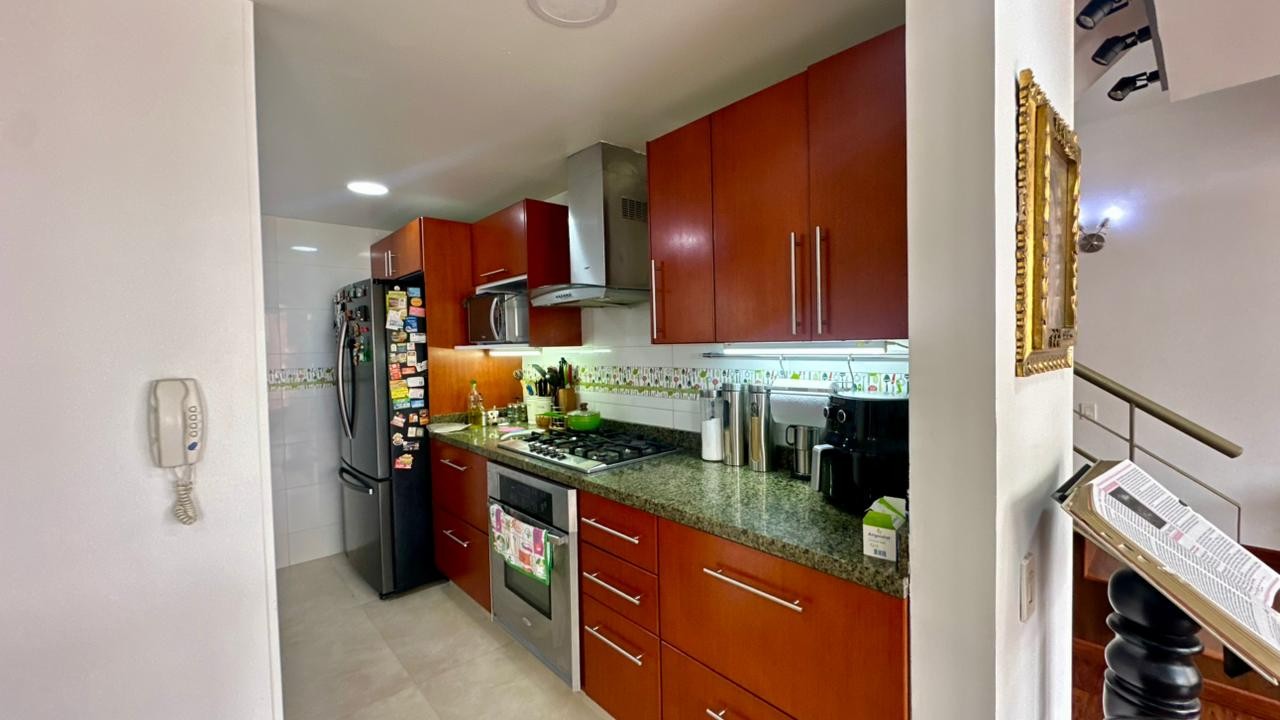 Apartamento en venta en Lagos De Cordoba, Bogotá · foto 6 de 13