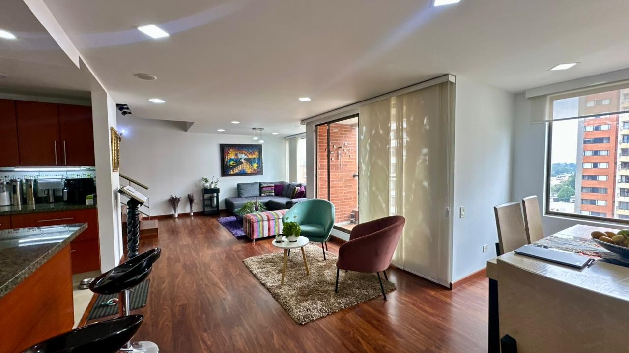 Apartamento en venta en Lagos De Cordoba, Bogotá · foto 2 de 13