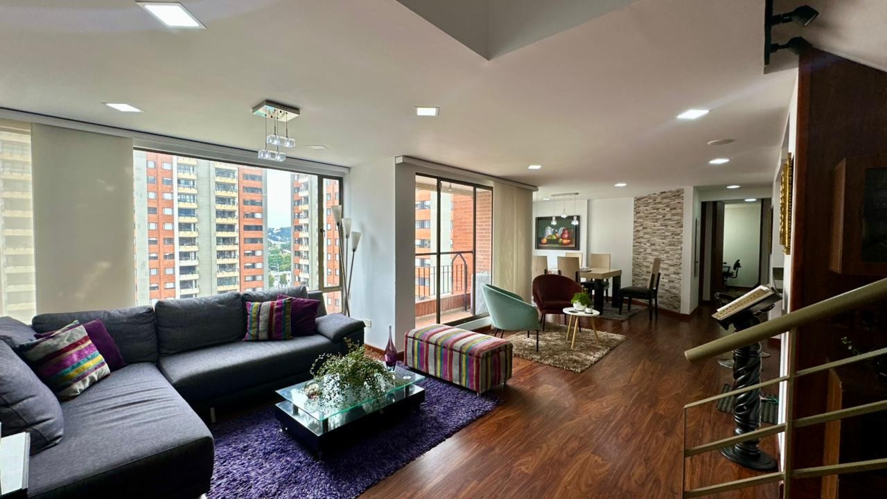 Apartamento en venta en Lagos De Cordoba, Bogotá · foto 3 de 13