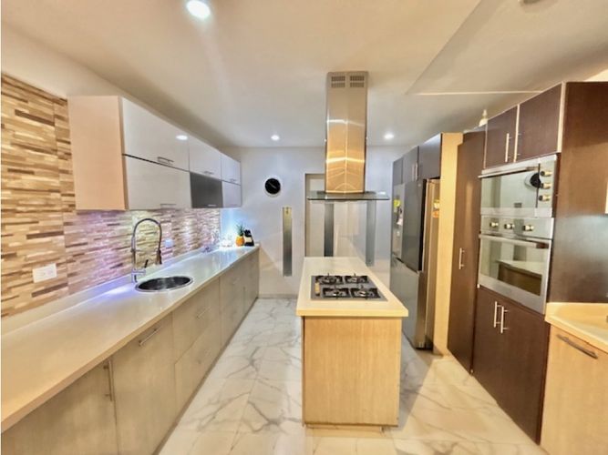 Apartamento de 2 alcobas en venta en Arboledas, Cali, 165 m² · foto 19 de 24