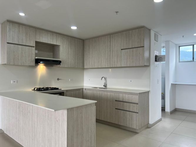 Apartamento de 3 alcobas en arriendo en Escobero, Envigado, 120 m² · foto 3 de 21