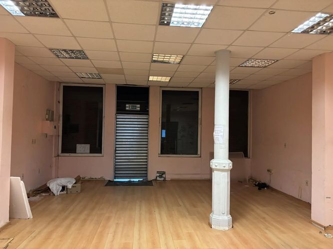 Alquiler Local Comercial de 200 m² + Casa con Patio verde al fondo en pleno Cordón · Foto 4