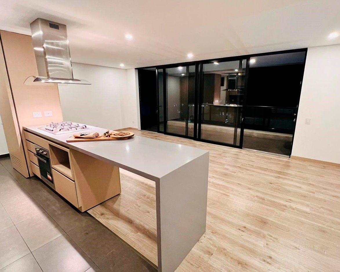 Apartamento en arriendo en El Poblado, Medellín · foto 2 de 17