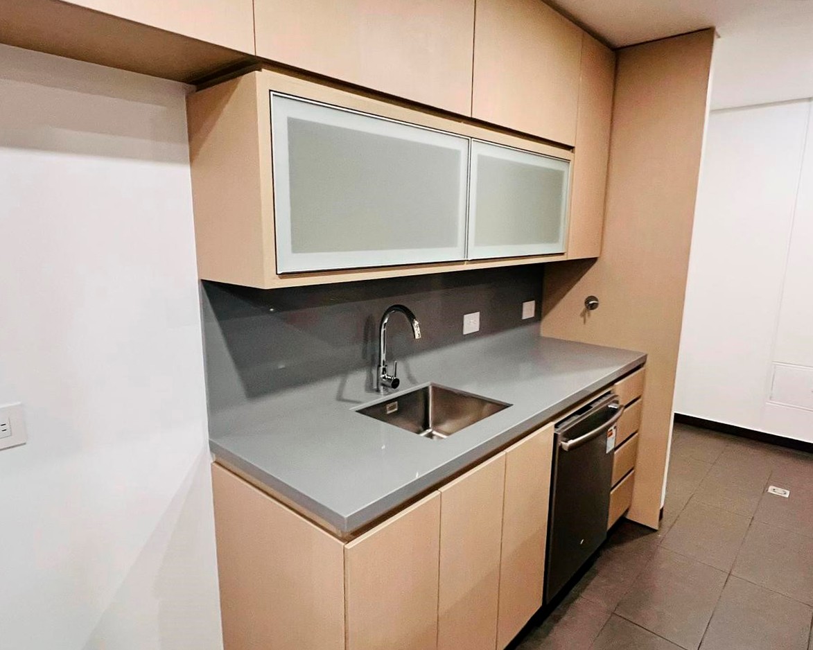 Apartamento en arriendo en El Poblado, Medellín · foto 3 de 17