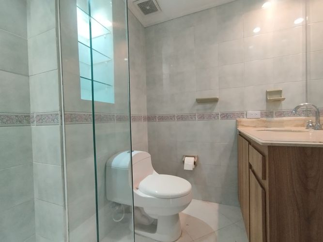 Apartamento de 3 alcobas en arriendo en El Poblado, Medellín, 139 m² · foto 3 de 13
