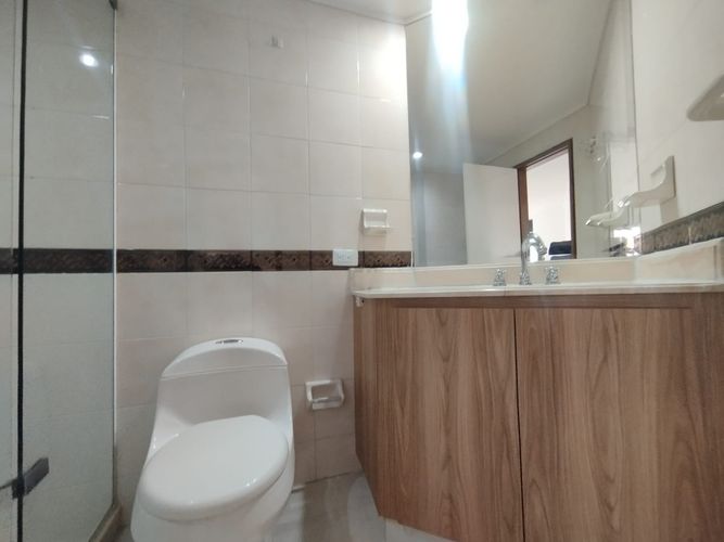 Apartamento de 3 alcobas en arriendo en El Poblado, Medellín, 139 m² · foto 4 de 13
