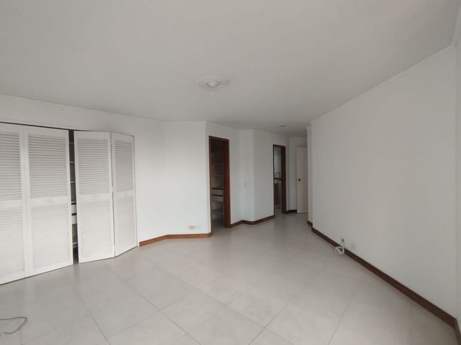 Apartamento de 3 alcobas en arriendo en El Poblado, Medellín, 139 m² · foto 6 de 13