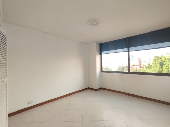 Apartamento de 3 alcobas en arriendo en El Poblado, Medellín, 139 m² · foto 9 de 13