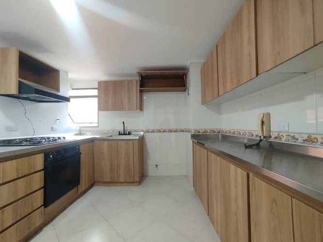 Apartamento de 3 alcobas en arriendo en El Poblado, Medellín, 139 m² · foto 11 de 13
