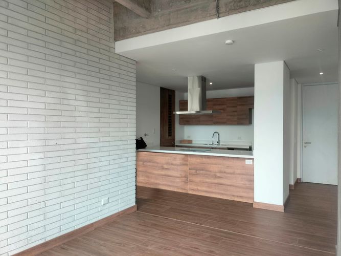 Apartamento de 2 alcobas en venta en El Poblado, Medellín, 75 m² · foto 10 de 15