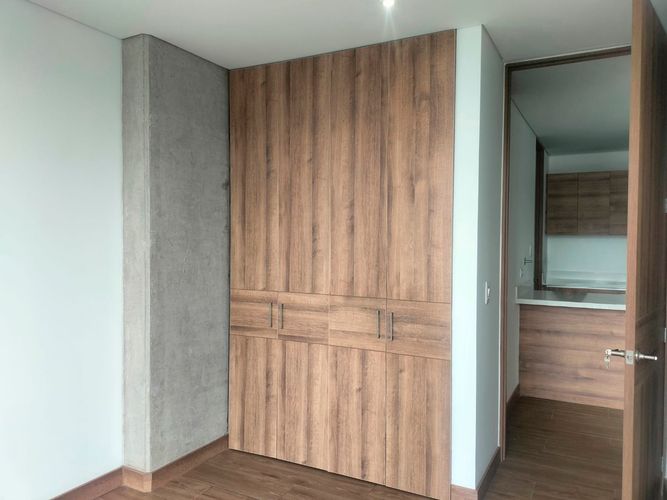 Apartamento de 2 alcobas en venta en El Poblado, Medellín, 75 m² · foto 13 de 15